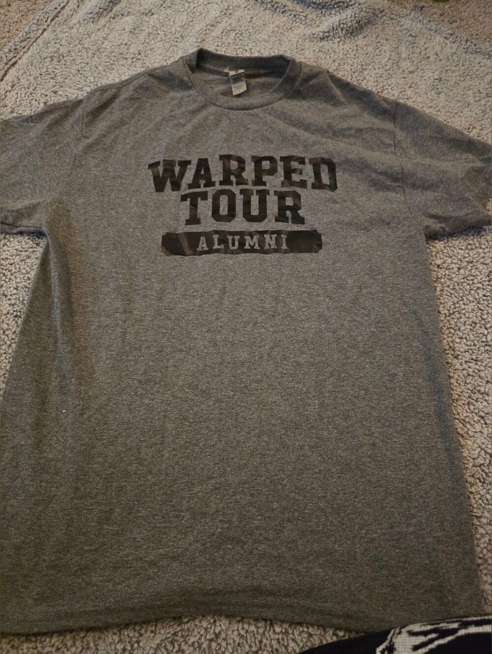 NWOT Gildan M Warped Tour Alumni Graphic Tee